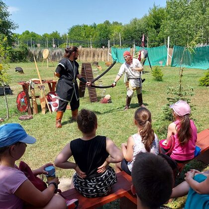történelmi bemutaók
