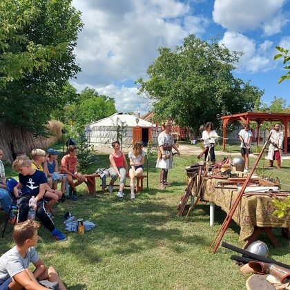 történelmi előadások